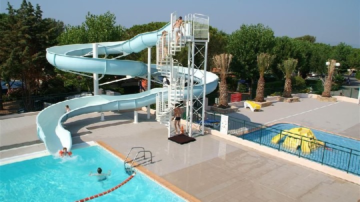 Toboggan de la piscine