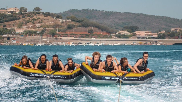 Tour de bouées tractées - Agay