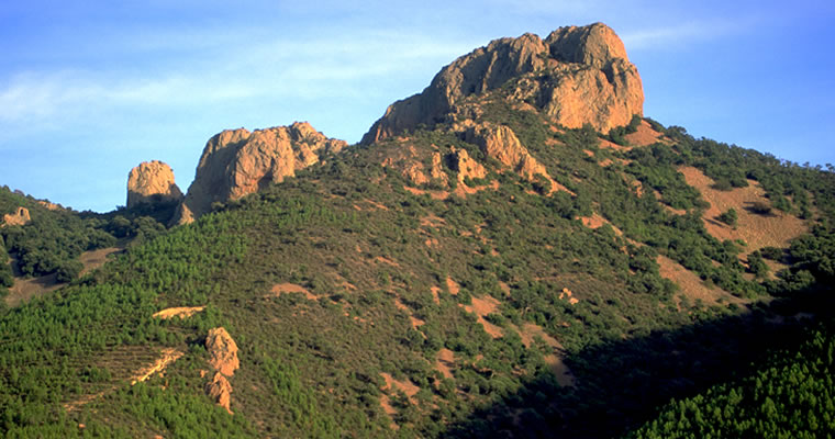 Résultat de recherche d'images pour "mont barthélémi saint raphael"