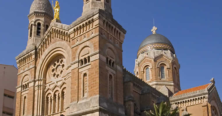 RÃ©sultat de recherche d'images pour "basilique nd de la victoire saint raphael"